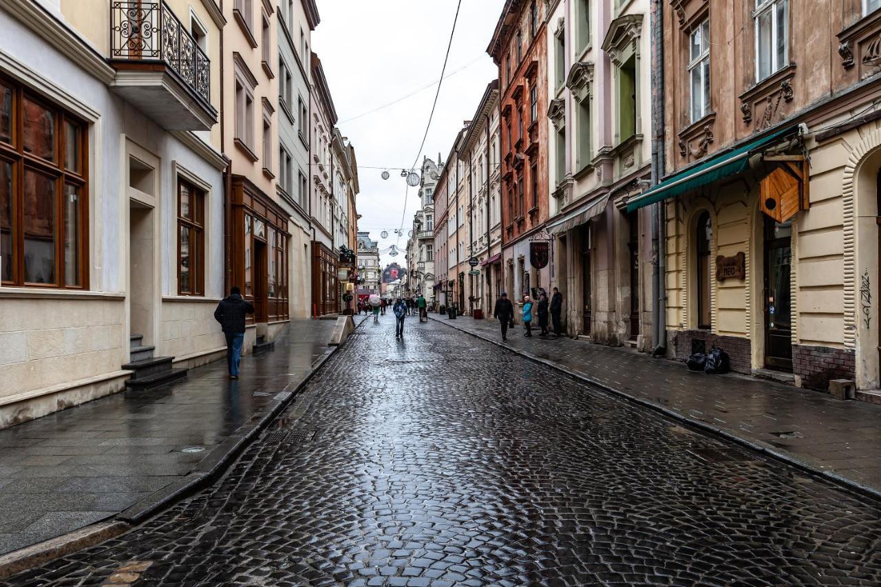 Apartments In Rynok Square Lviv Bagian luar foto